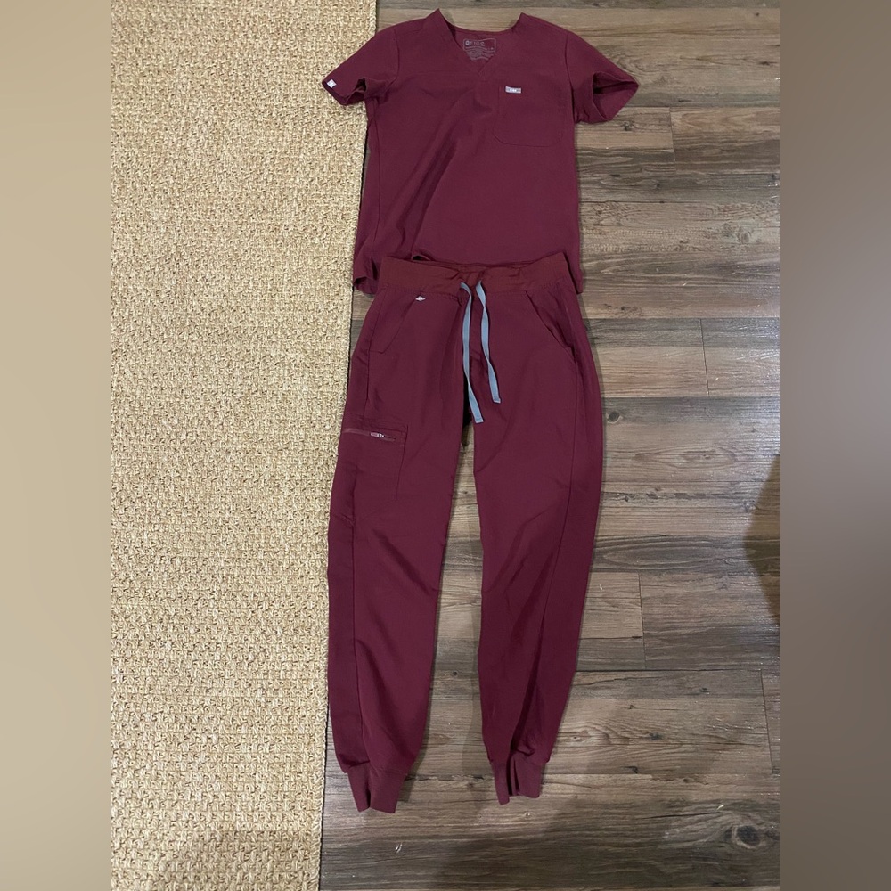 Maroon Figs Scrub Set - Technical Collection
